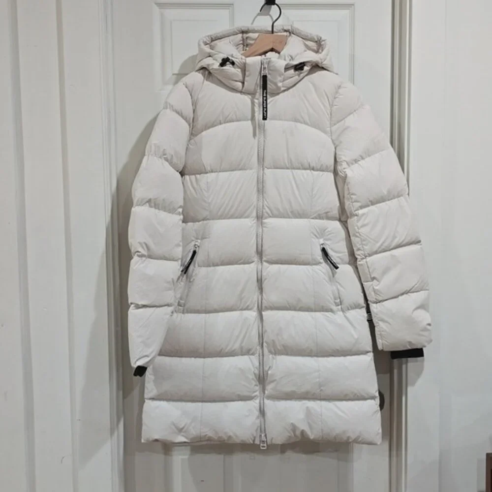 Aritzia The Super Puff™ The SuperSnug Puff™ Mid Jacket - Picture 3 of 11